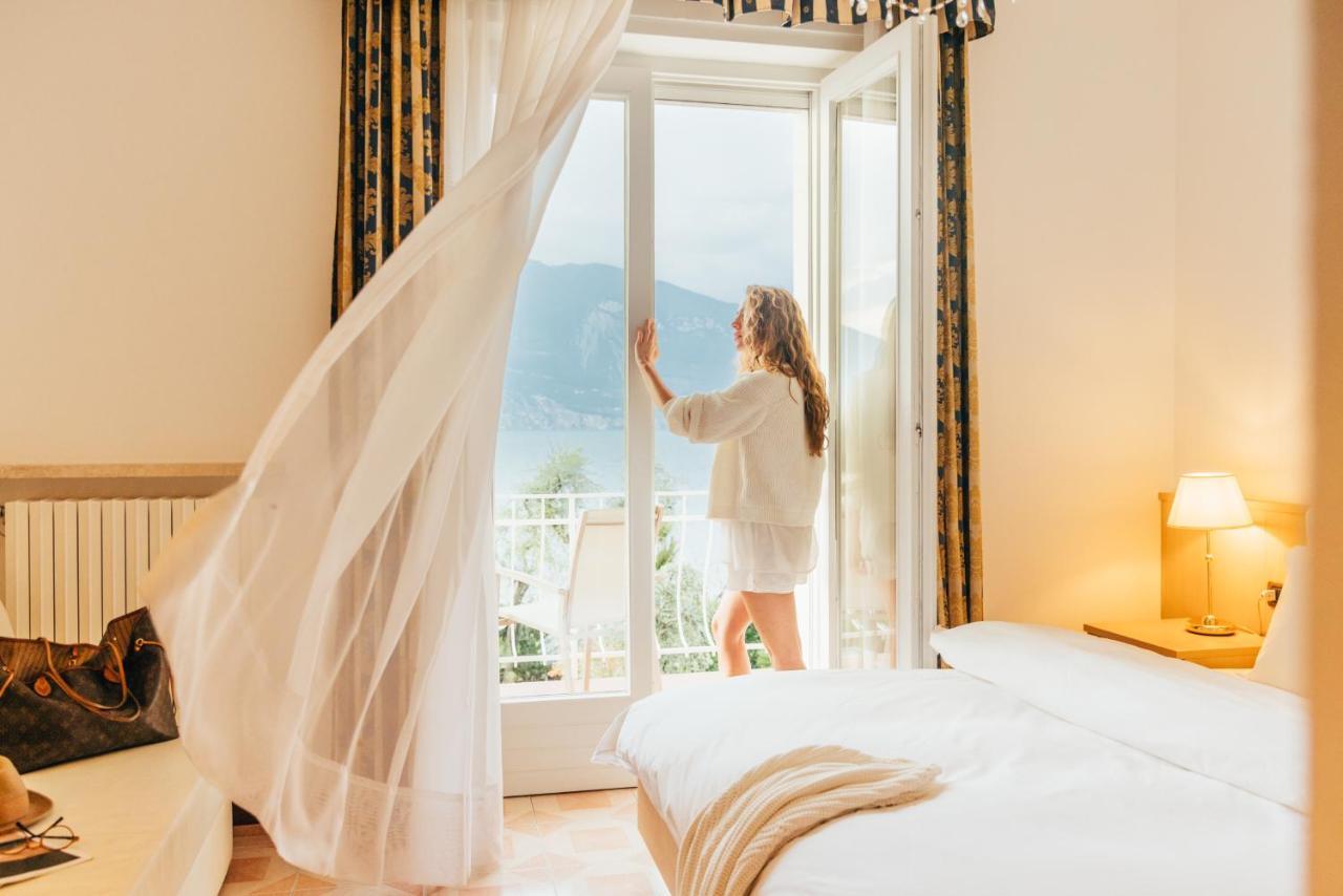 Hotel Orione - Lake Front Hotel Brenzone sul Garda Exterior foto